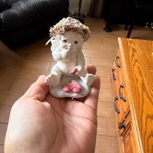 Dreamsicle collectible- adorable cherub Figurine- with Heart